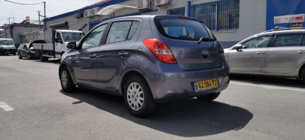 ⁦יונדאי i10 שנת 2010⁩ – תמונה ⁦4⁩